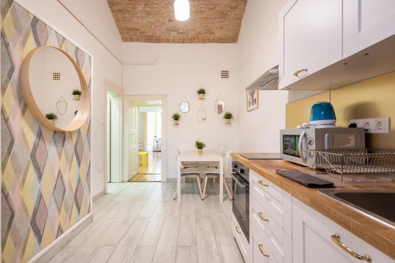 D20- Boutique Apartments, Best Location, By Bqa Budapest Esterno foto